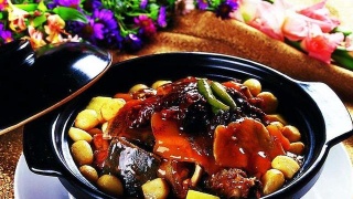 不能强行要求进城农民放弃土地承包权“KY开元集团官网”