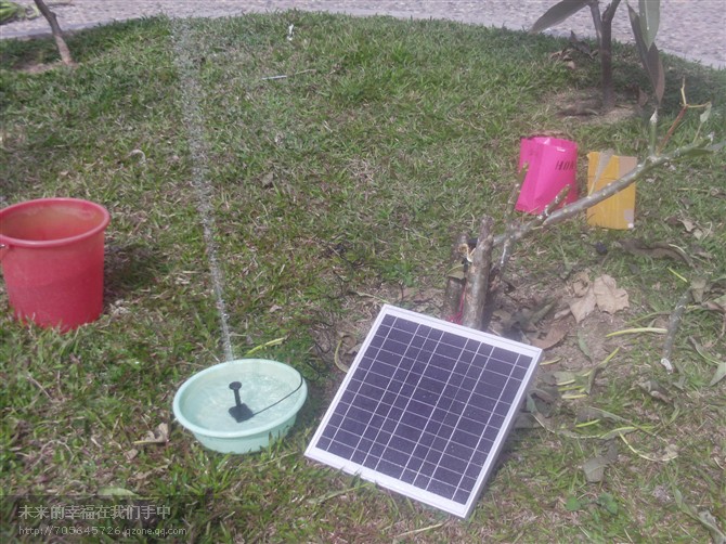 2001年《少林足球》庆功宴 周星驰摸甘比的下巴 何超琼笑而不语‘KY开元·(中国)集团’(图4) KY开元·(中国)集团